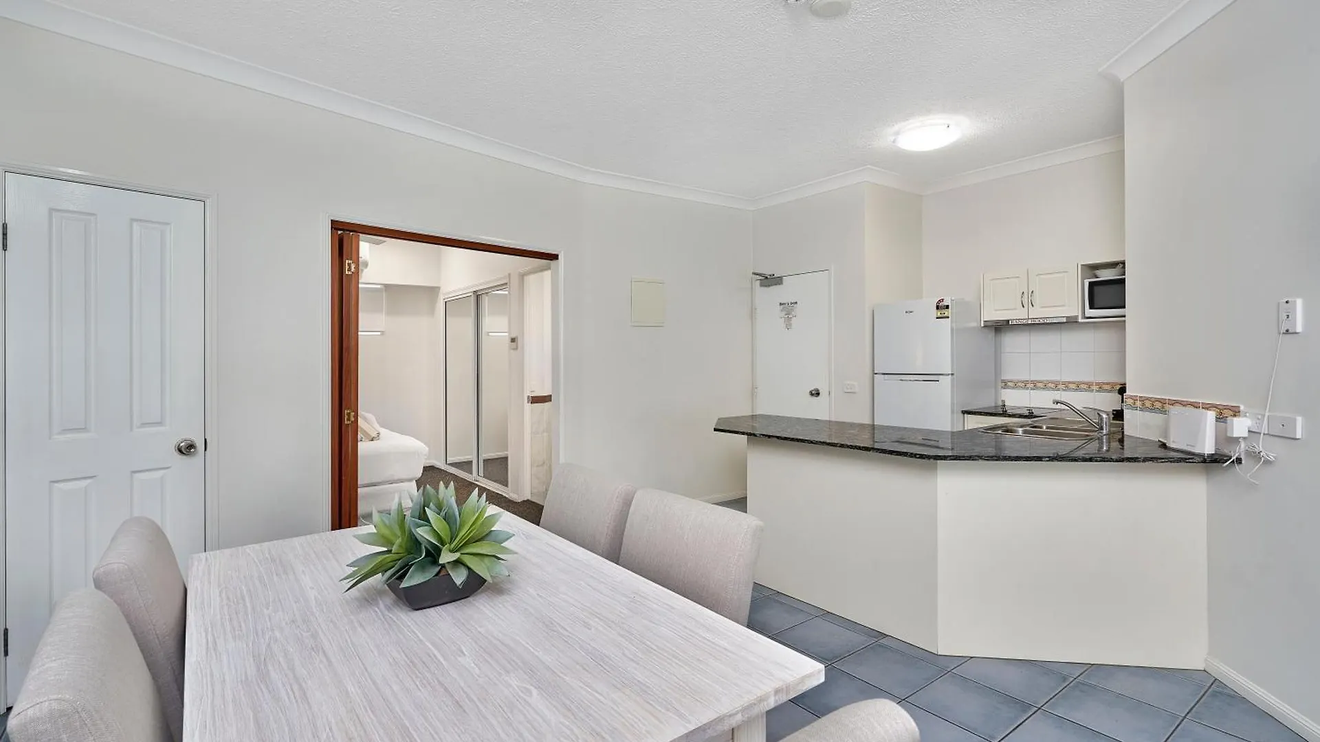 Alassio Apartments With Direct Pool Access Palm Cove Australia